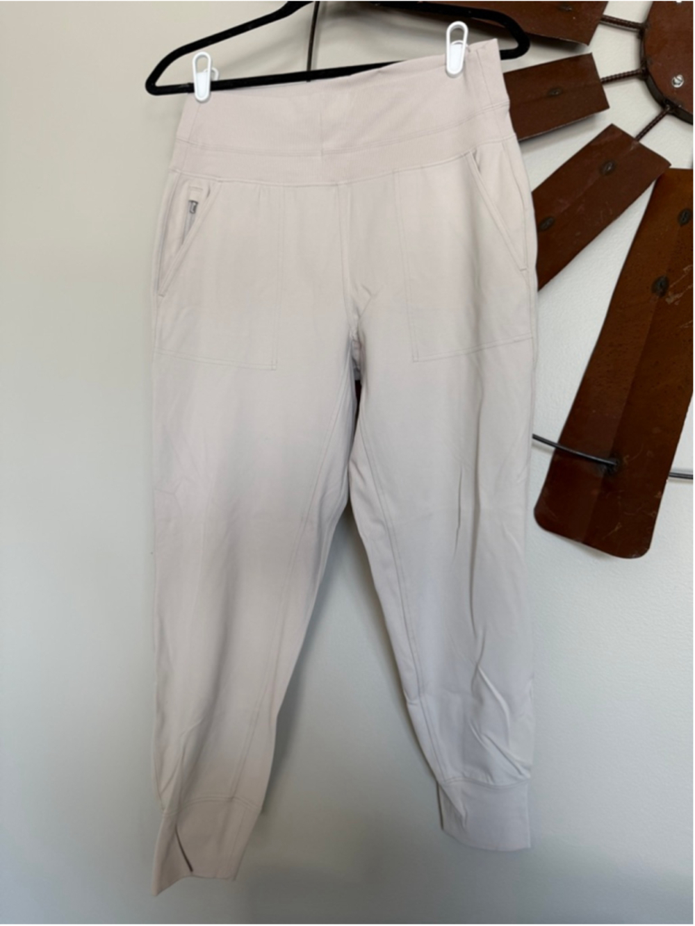 Athleta Brooklyn Jogger Size M Khaki Light Tan EUC